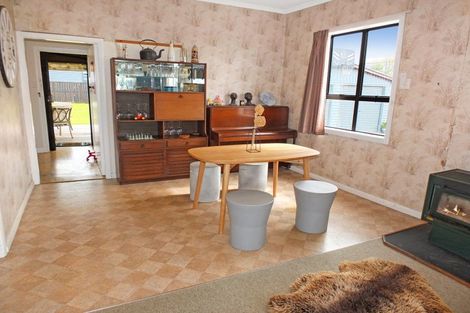 Photo of property in 2 Huia Street, Foxton Beach, Foxton, 4815