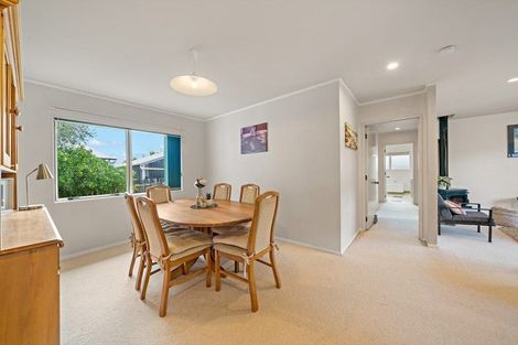 Photo of property in 5 Tokay Place, Huapai, Kumeu, 0810