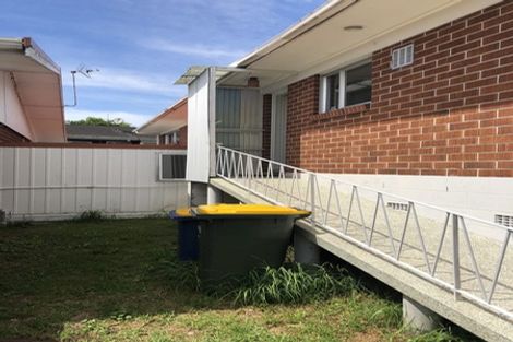 Photo of property in 1/305 Great North Road, Henderson, Auckland, 0612