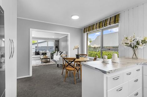 Photo of property in 41 Sandwich Road, Beckenham, Christchurch, 8023