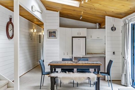 Photo of property in 98 Hadfield Street, Beach Haven, Auckland, 0626