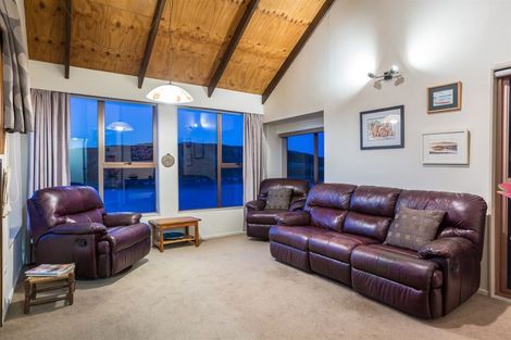 Photo of property in 33 Forth Place, Papakowhai, Porirua, 5024