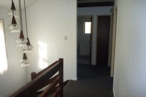 Photo of property in 2/20 Girrahween Drive, Totara Vale, Auckland, 0629