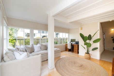 Photo of property in 12 Lighthouse Road, Bluff Hill, Napier, 4110