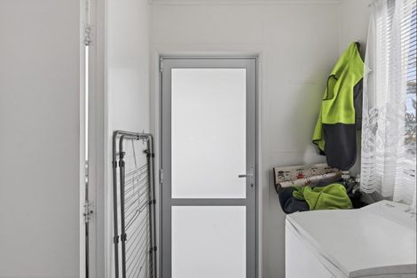 Photo of property in 8 Simons Street, Moturoa, New Plymouth, 4310