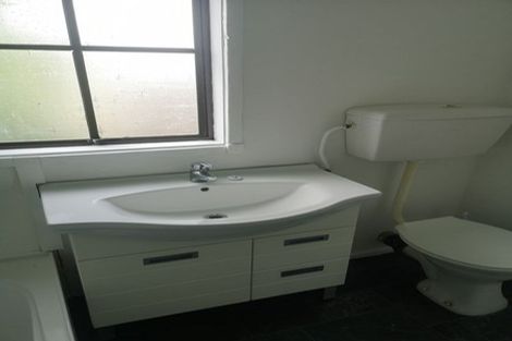 Photo of property in 2/85 Meadway, Sunnyhills, Auckland, 2010