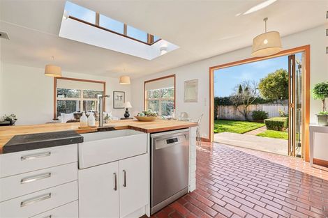 Photo of property in 18 Saint James Avenue, Papanui, Christchurch, 8053