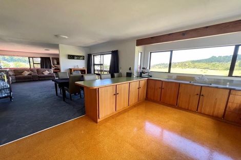 Photo of property in 105 Oakura Road, Oakura, Hikurangi, 0184