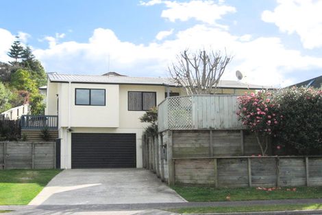 Photo of property in 5 Resolution Road, Welcome Bay, Tauranga, 3112