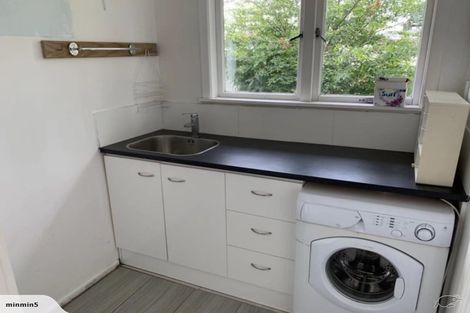 Photo of property in 5 Ingleby Place, Kelston, Auckland, 0602