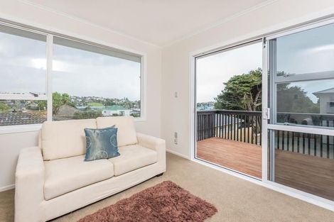 Photo of property in 21 Ludlow Terrace, Totara Vale, Auckland, 0627