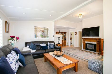 Photo of property in 11 Bowling Road, Greenmeadows, Napier, 4112