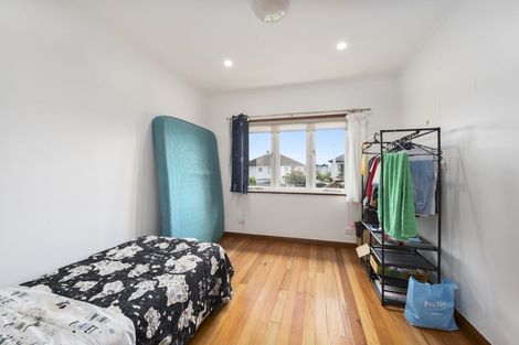 Photo of property in 86 Mcleod Road, Te Atatu South, Auckland, 0610