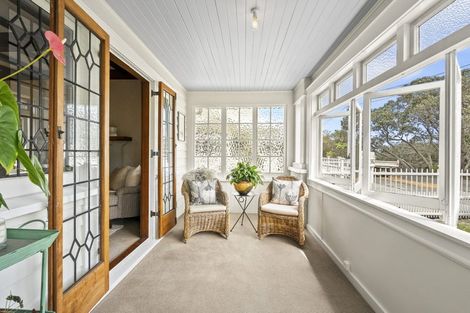 Photo of property in 17 Queen Street, Northcote Point, Auckland, 0627