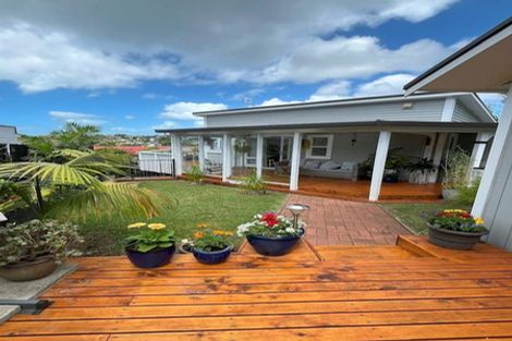 Photo of property in 2/2 Kiteroa Terrace, Rothesay Bay, Auckland, 0630