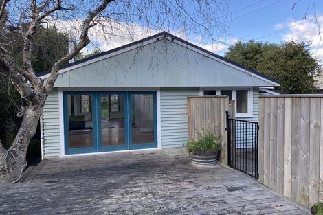 Photo of property in 20 Airlie Road, Plimmerton, Porirua, 5026