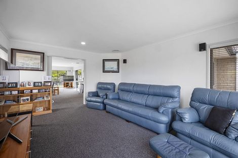 Photo of property in 27 Redwood Crescent, Hurdon, New Plymouth, 4310