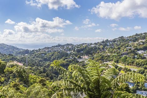 Photo of property in 29 Chartwell Drive, Crofton Downs, Wellington, 6035