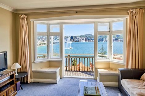 Photo of property in 296 Oriental Parade, Oriental Bay, Wellington, 6011