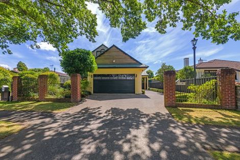 Photo of property in 35 Manapouri Crescent, Hokowhitu, Palmerston North, 4410