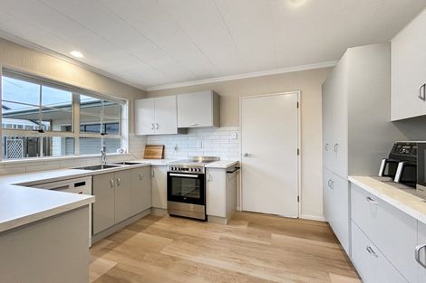 Photo of property in 37 Moa Street, Waikiwi, Invercargill, 9810