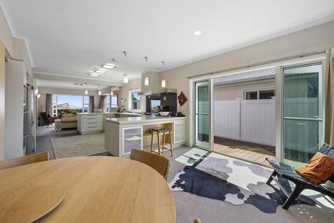 Photo of property in 374 Devon Street West, Lynmouth, New Plymouth, 4310