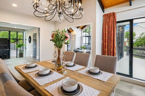 Photo of property in 28a Seaview Road, Paremata, Porirua, 5024