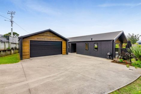 Photo of property in 14 Takiroa Street, Urenui, 4375