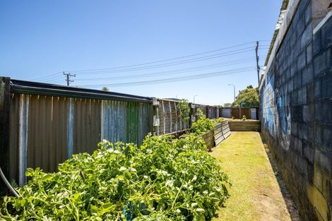 Photo of property in 9 Parris Street, Waitara, 4320