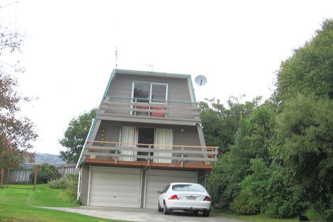 Photo of property in 3 Lincoln Avenue, Tawa, Wellington, 5028