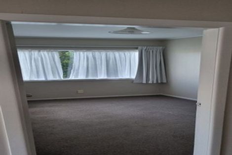 Photo of property in 1/15 Bloomsbury Grove, Newlands, Wellington, 6037