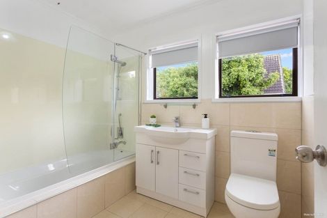 Photo of property in 54 Edgeworth Road, Glenfield, Auckland, 0629