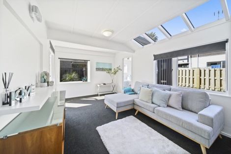 Photo of property in 1/195 Fisher Parade, Farm Cove, Auckland, 2012