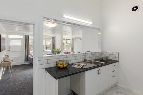 Photo of property in 35 Hanson Grove, Stokes Valley, Lower Hutt, 5019