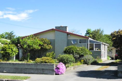 Photo of property in 85 Staveley Street, Avonhead, Christchurch, 8042