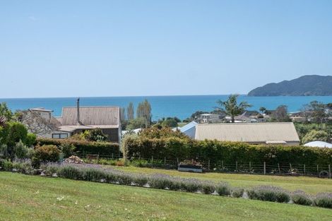 Photo of property in 4 Lori Lane, Coopers Beach, 0420