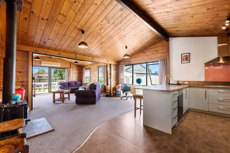 Photo of property in 6 Tuara Place, Rotorua, 3010