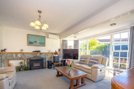 Photo of property in 35 Mountbatten Grove, Clouston Park, Upper Hutt, 5018