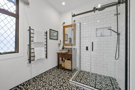 Photo of property in 33 Fitzroy Road, Fitzroy, New Plymouth, 4312