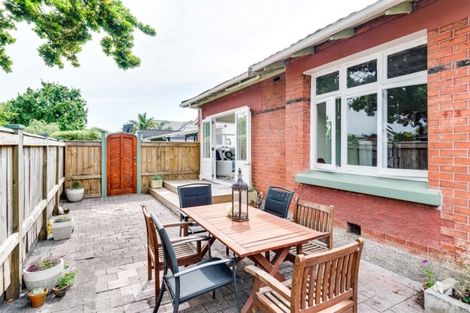 Photo of property in 15 Shamrock Street, Napier South, Napier, 4110