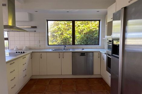 Photo of property in 2/43 Eastcliffe Road, Castor Bay, Auckland, 0620