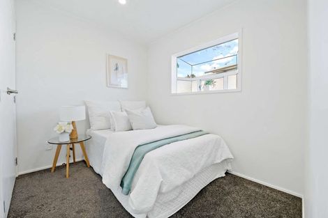 Photo of property in 2/52 Cherry Road, Bucklands Beach, Auckland, 2014