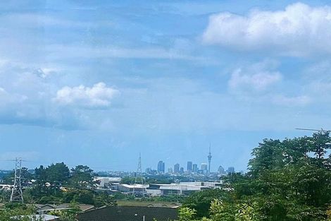 Photo of property in 32a Bodi Place, Te Atatu South, Auckland, 0610