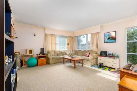 Photo of property in 2/30 Portadown Avenue, Pakuranga Heights, Auckland, 2010