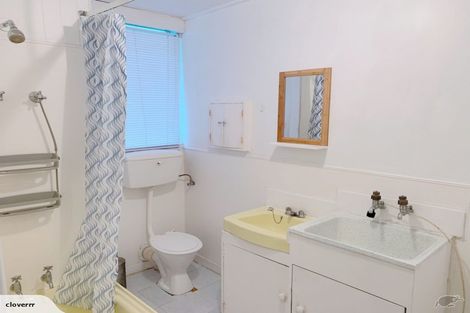 Photo of property in 37 Royal Road, Massey, Auckland, 0614