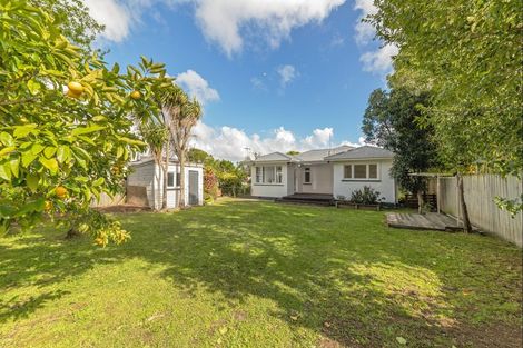 Photo of property in 28 Nikau Street, Takaro, Palmerston North, 4410