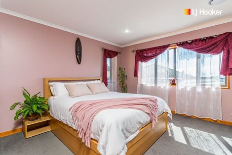 Photo of property in 41 Highgrove, Saint Clair, Dunedin, 9012