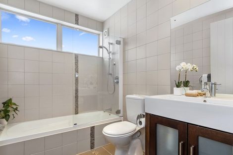 Photo of property in 11 Jarrah Park Drive, Pyes Pa, Tauranga, 3112