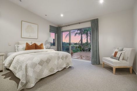 Photo of property in 48 Aurea Avenue, Pakuranga, Auckland, 2010