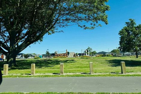 Photo of property in 17 Akoranga Place, Hornby, Christchurch, 8042